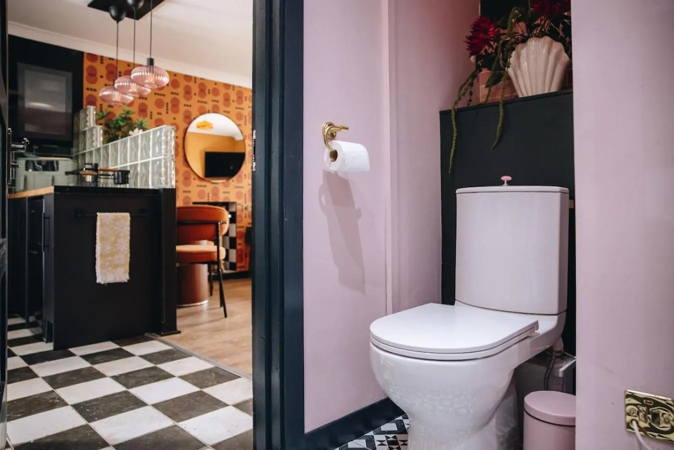 70S Hideaway Guest Studio For 2 I Private I Self Contained I Near Cardiff 0*,  Großbritannien