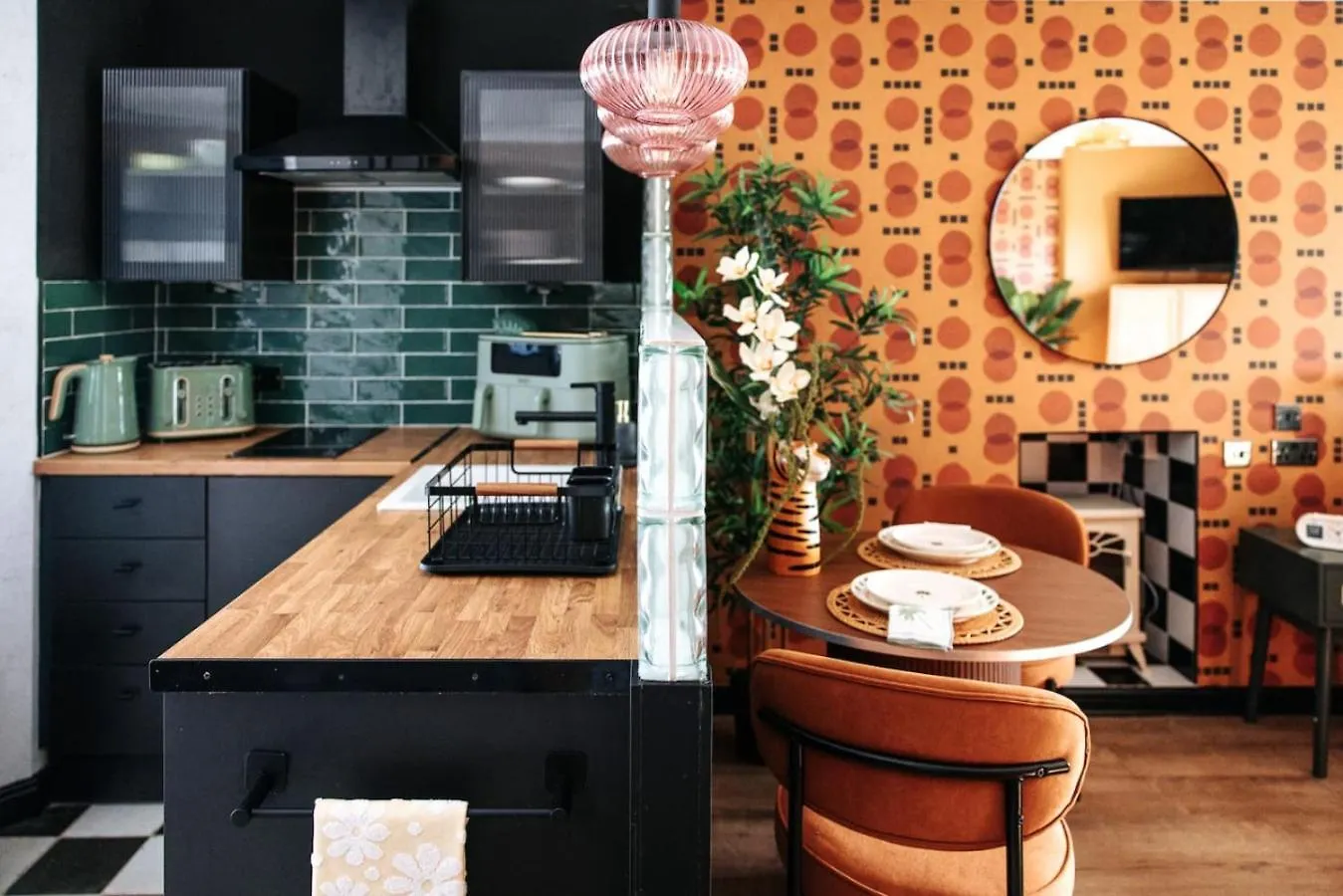펜션 70S Hideaway Guest Studio For 2 I Private I Self Contained I Near 카디프