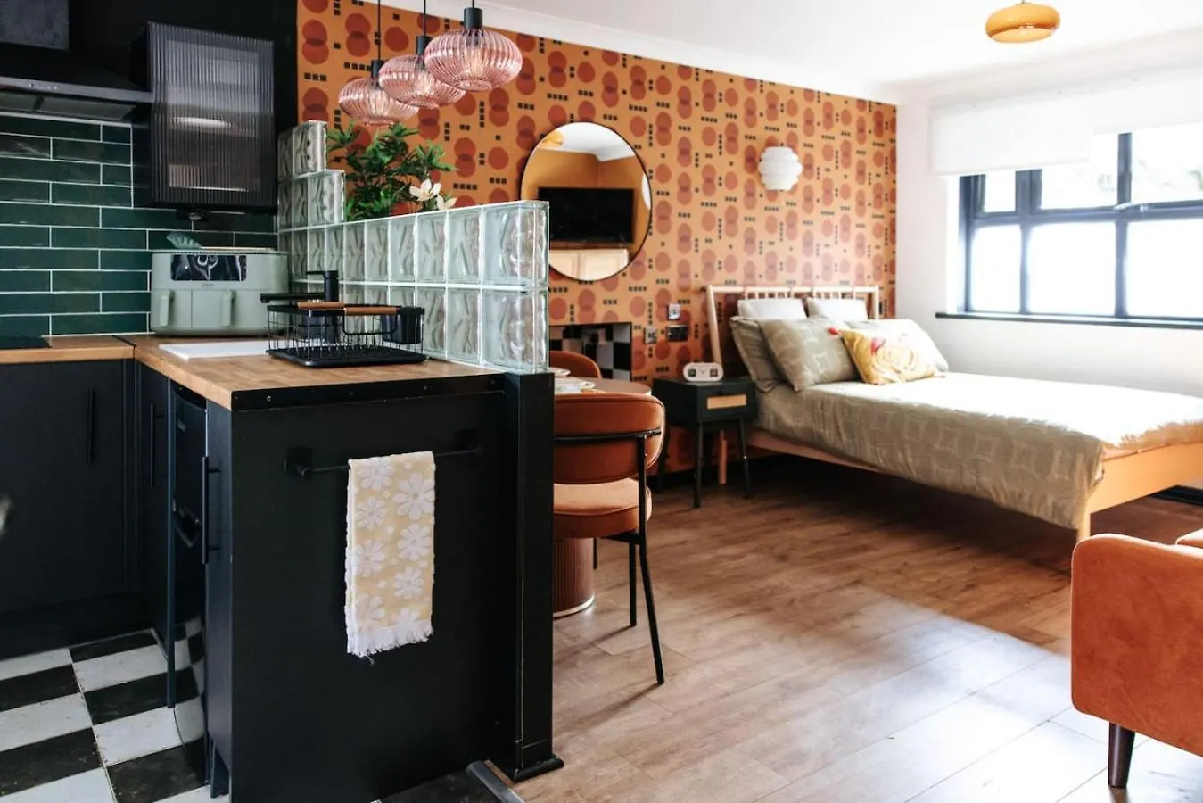 70S Hideaway Guest Studio For 2 I Private I Self Contained I Near 카디프 영국